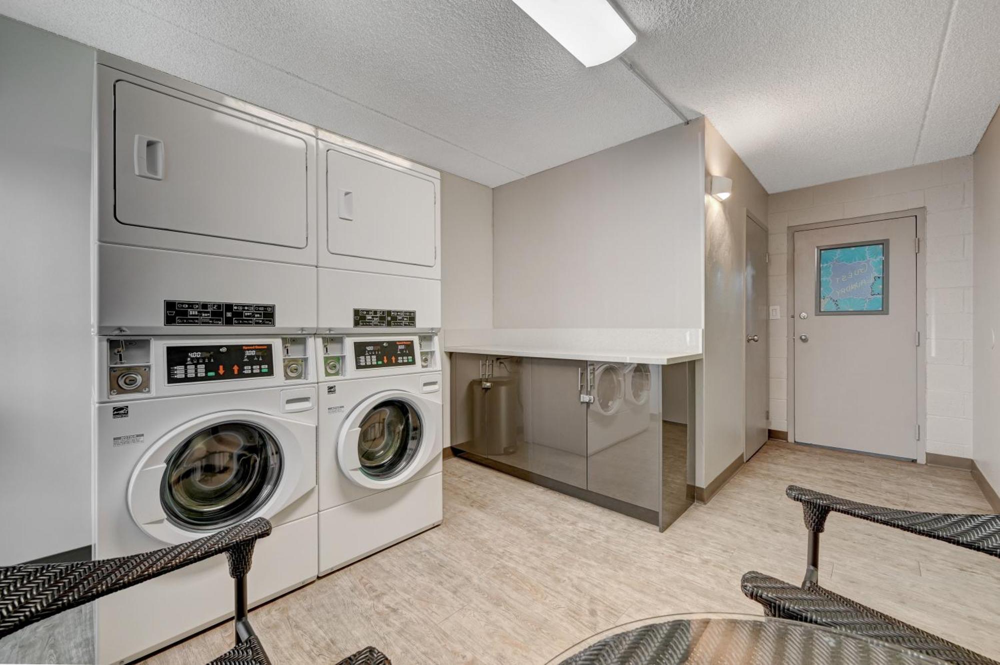 Bridger Inn Hotel Downtown Las Vegas Bagian luar foto