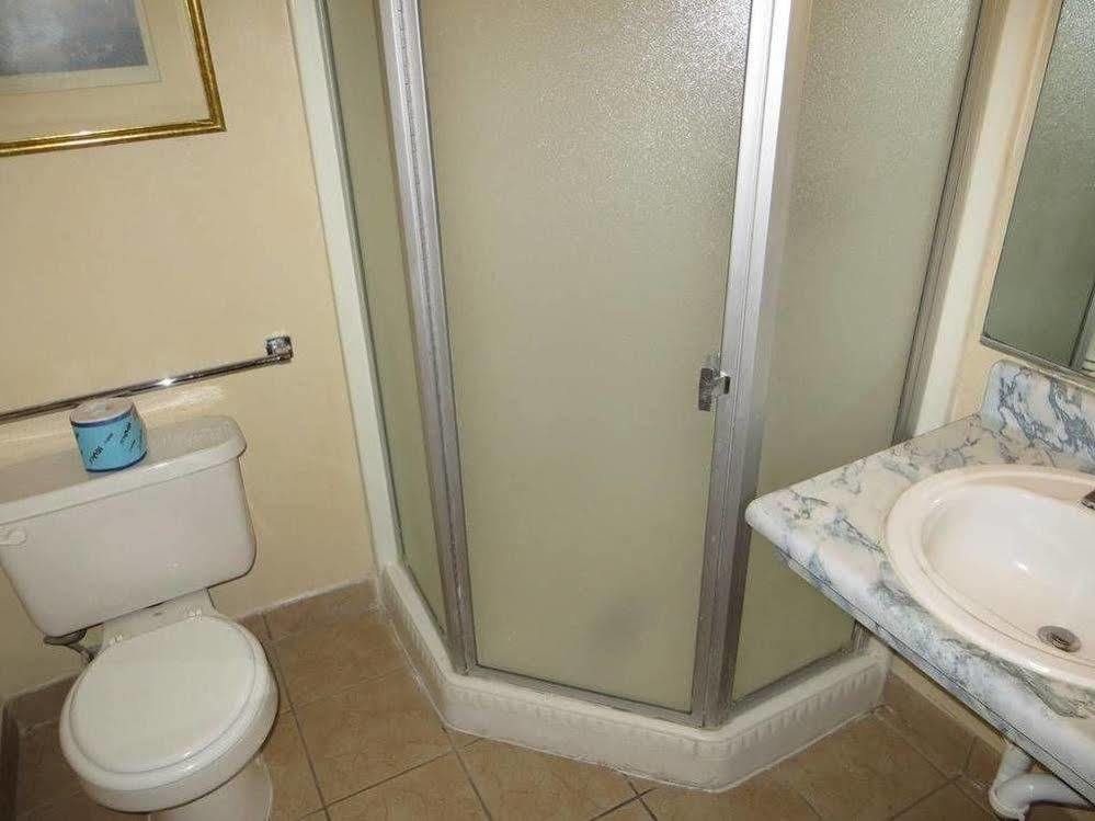 Bridger Inn Hotel Downtown Las Vegas Bagian luar foto